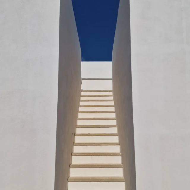 🌿 Une nouvelle page s’ouvre…

Chers lecteurs, après de longues réflexions, j’ai pris une décision importante : je ne publierai plus de recettes ici.

Ma vie a pris un tout autre chemin ces derniers mois, et j’ai choisi de me consacrer pleinement à ma véritable passion… l’architecture 🏡✨
Entre plans, croquis et projets, je me lance dans une nouvelle aventure, loin de l’agitation, au cœur de la campagne d' Ostuni où je commence une toute nouvelle vie 🌾

Merci à tous pour votre fidélité, vos messages et votre amour pour mes recettes. Cette communauté restera toujours précieuse pour moi ❤️

(…bon ok, j’avoue 😄)
POISSON D’AVRIL !!! 🐟😂
Je reste bien sûr ici avec vous et mes recettes ne vont nulle part .... même s'il y a un petit fond de vérité dans mon post. Ceux qui savent savent ;-)

#poissondavril #1eravril #blague #foodblogger #recettes humour instafood